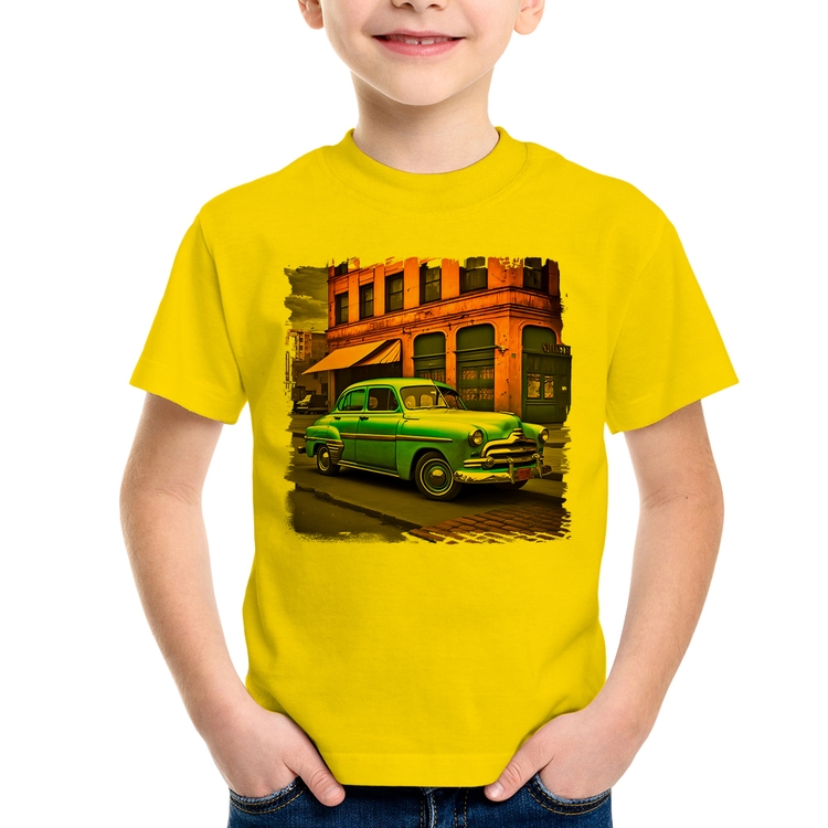 Camiseta Infantil Carro retrô na cidade - Amarela
