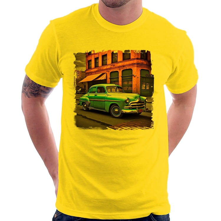 Camiseta Carro retrô na cidade - Amarela