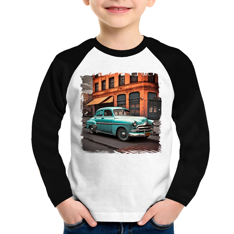 Camiseta Raglan Infantil Carro retrô na cidade Manga Longa