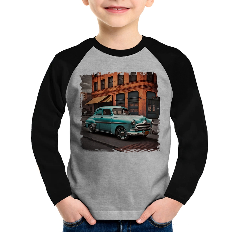 Camiseta Raglan Infantil Carro retrô na cidade Manga Longa - Cinza/Preto