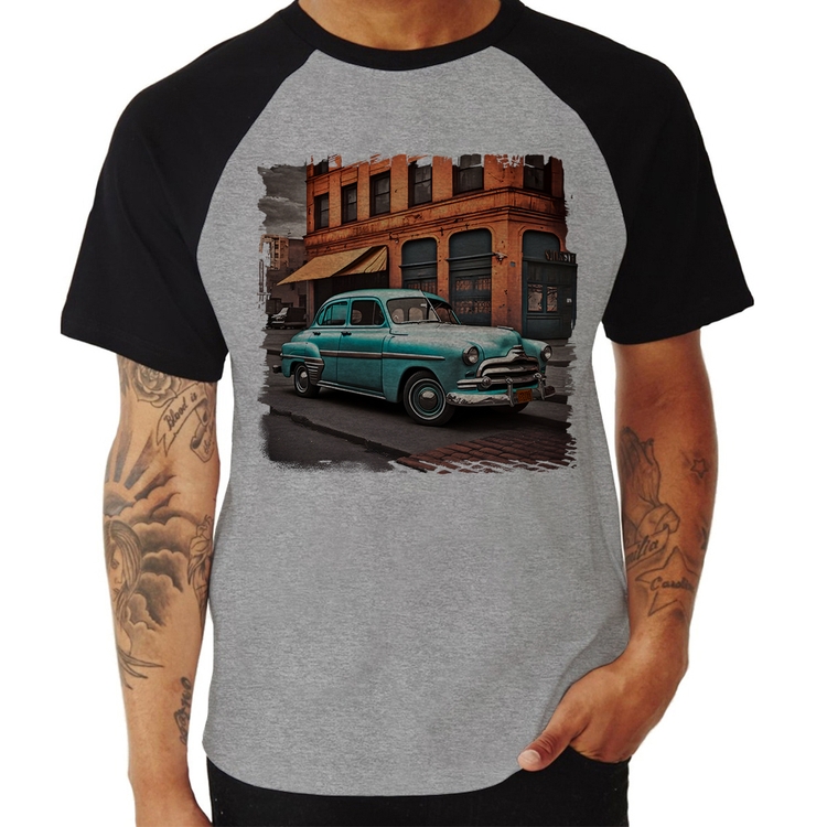 Camiseta Raglan Carro retrô na cidade - Cinza/Preto