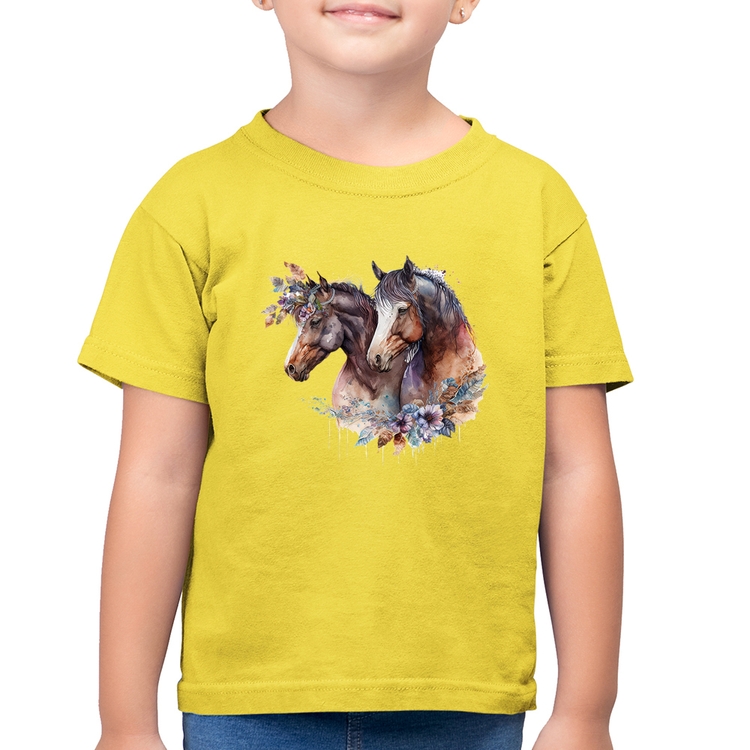 Camiseta Algodão Infantil Casal de cavalos e flores - Amarelo Canário