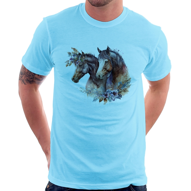 Camiseta Casal de cavalos e flores - Azul Bebê