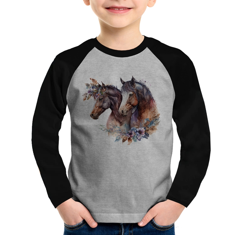 Camiseta Raglan Infantil Casal de cavalos e flores Manga Longa - Cinza/Preto