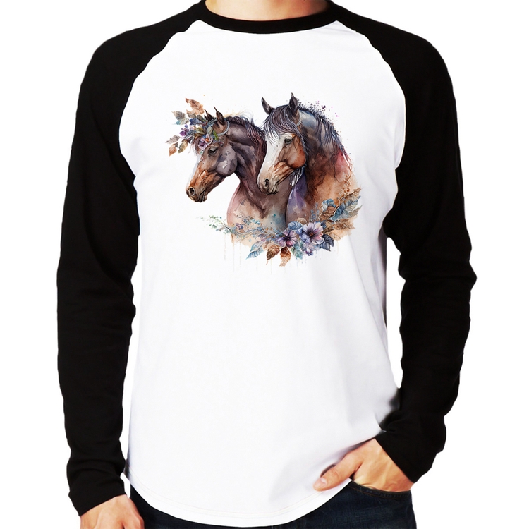 Camiseta Raglan Casal de cavalos e flores Manga Longa