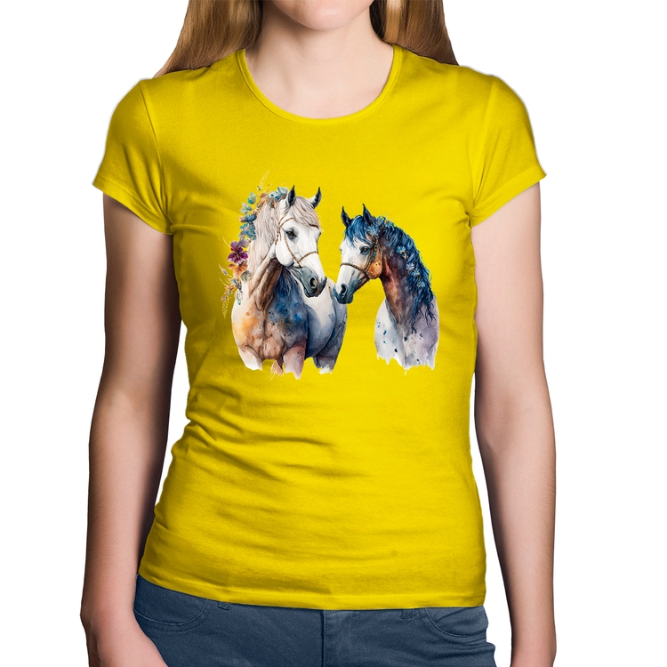 Baby Look Algodão Casal de Cavalos Watercolor - Amarela