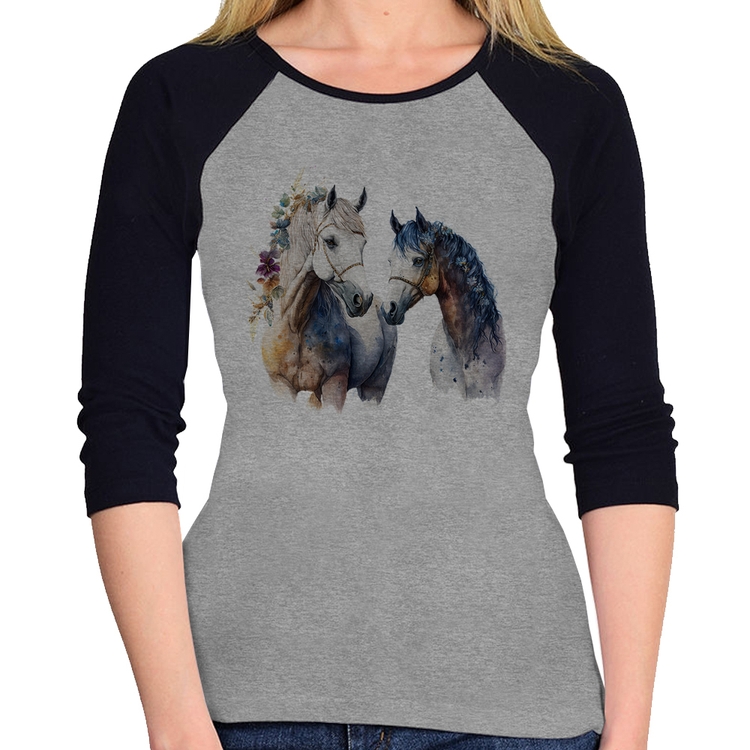 Baby Look Raglan Casal de Cavalos Watercolor Manga 3/4 - Cinza/Preto