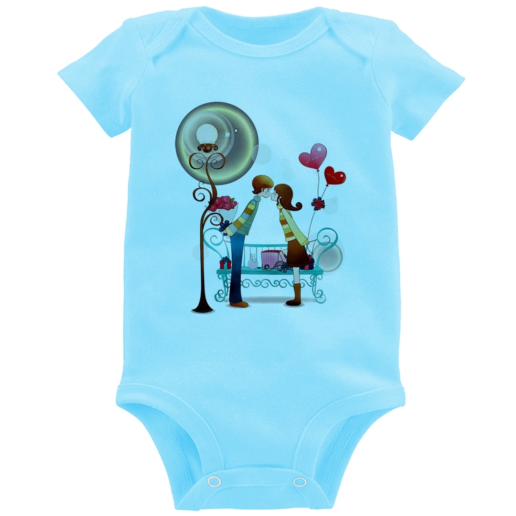 Body Bebê Casal Namorados Beijando - Azul Bebê