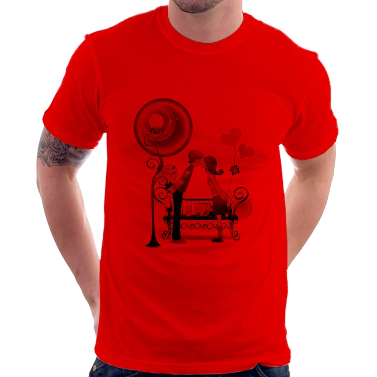 Camiseta Casal Namorados Beijando - Vermelha