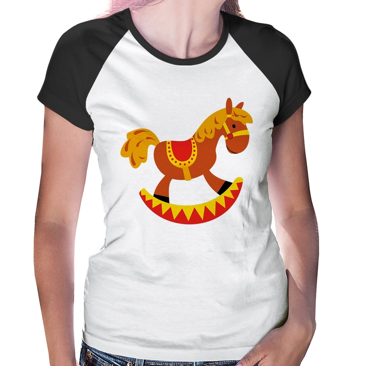 Baby Look Raglan Cavalo Balanço