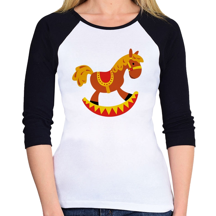 Baby Look Raglan Cavalo Balanço Manga 3/4