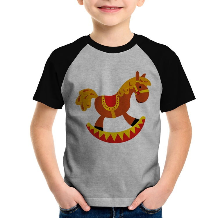 Camiseta Raglan Infantil Cavalo Balanço - Cinza/Preto