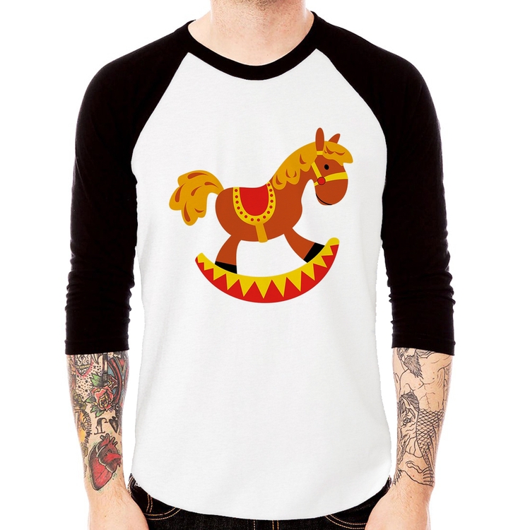 Camiseta Raglan Cavalo Balanço Manga 3/4