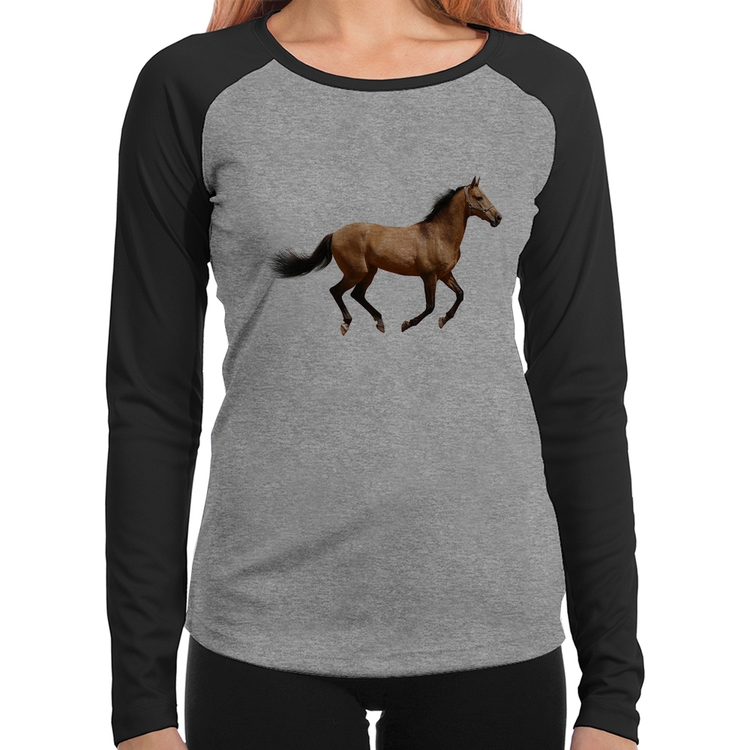 Baby Look Raglan Cavalo Correndo Manga Longa - Cinza/Preto