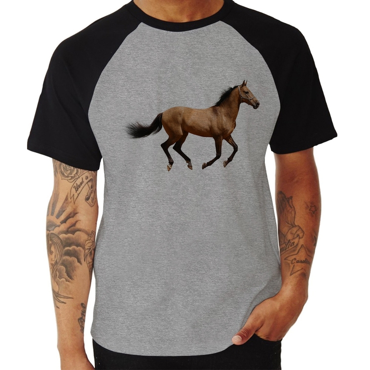 Camiseta Raglan Cavalo Correndo - Cinza/Preto