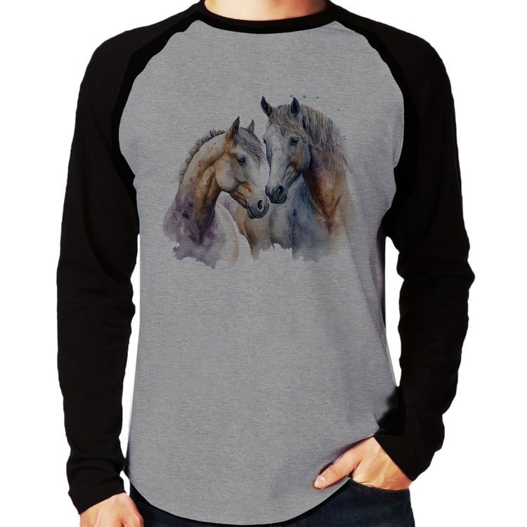 Camiseta Raglan Cavalo e Égua Manga Longa - Cinza/Preto