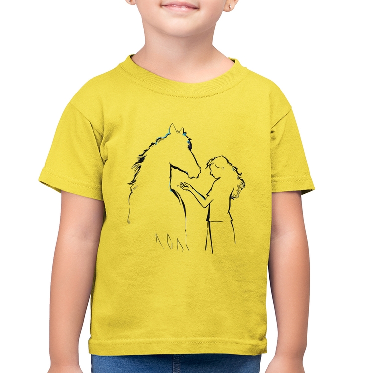 Camiseta Algodão Infantil Cavalo e Garota Silhueta - Amarelo Canário
