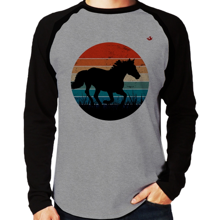 Camiseta Raglan Cavalo Vintage Sunset Manga Longa - Cinza/Preto