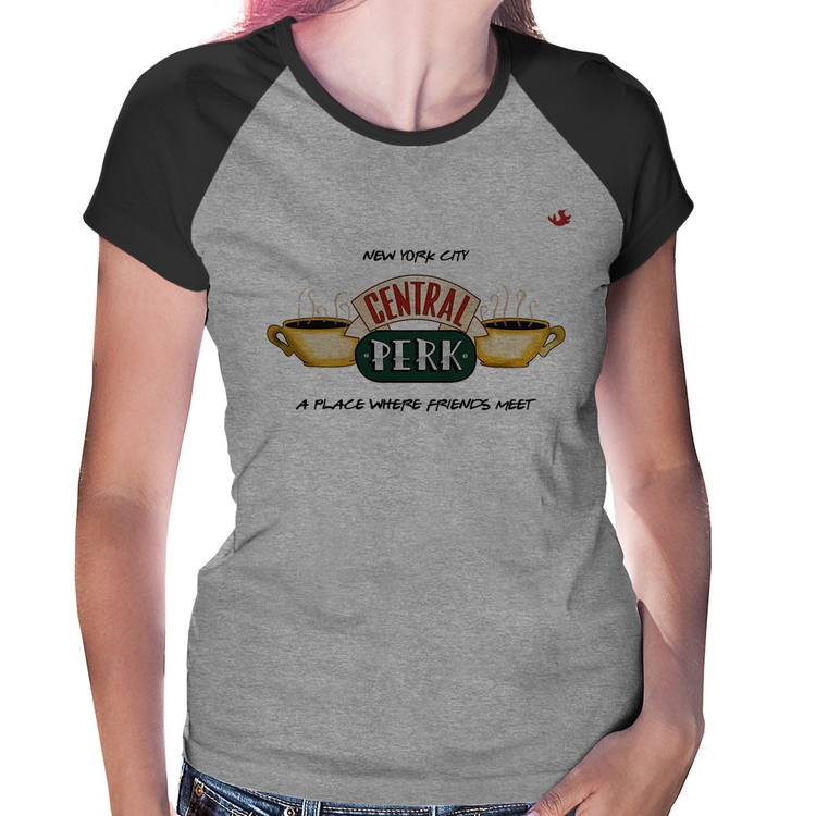 Baby Look Raglan Central Perk - Cinza/Preto