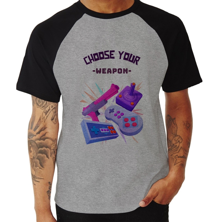 Camiseta Raglan Choose your weapon - Cinza/Preto