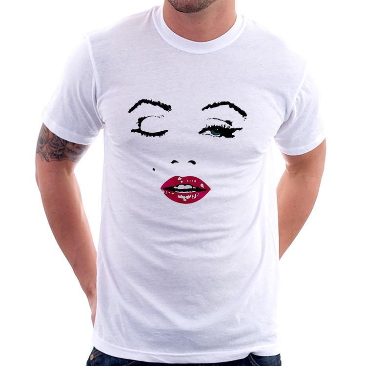 Camiseta Cílios Boca Olhos Piscando