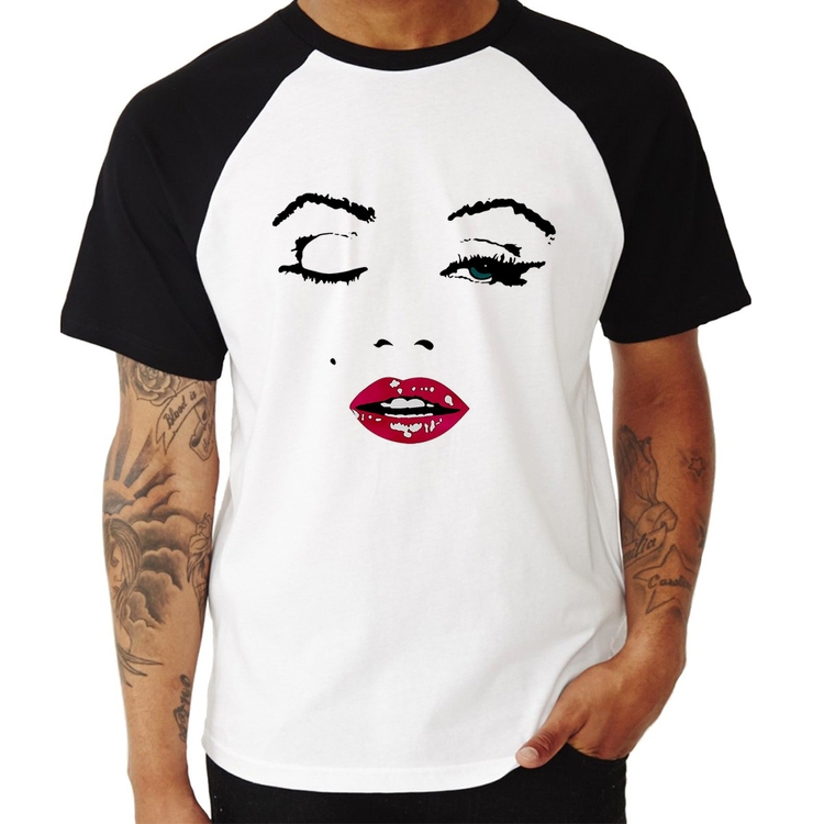 Camiseta Raglan Cílios Boca Olhos Piscando