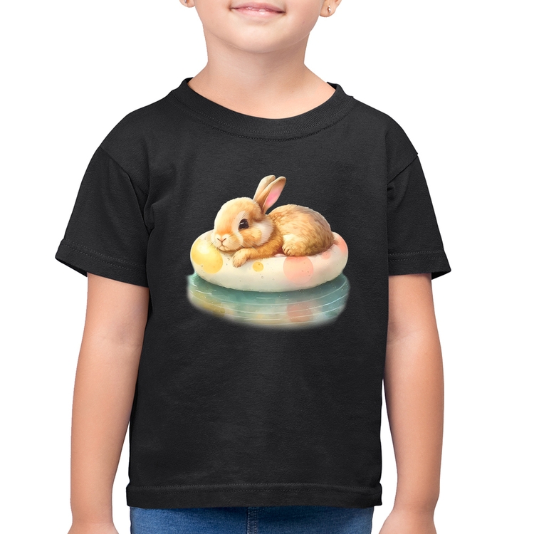 Camiseta Algodão Infantil Coelhinho Relaxando Na Piscina 