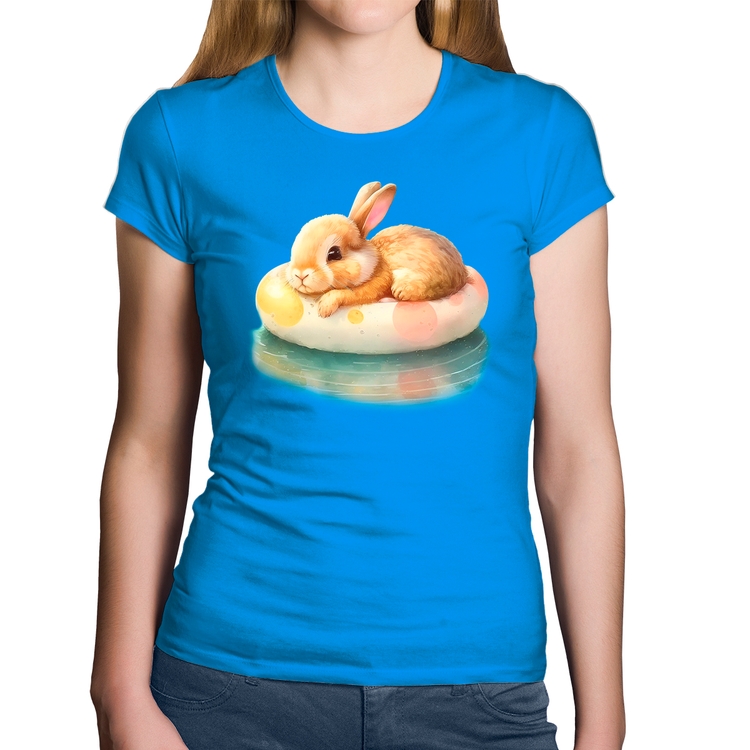 Baby Look Algodão Coelhinho Relaxando Na Piscina  - Azul