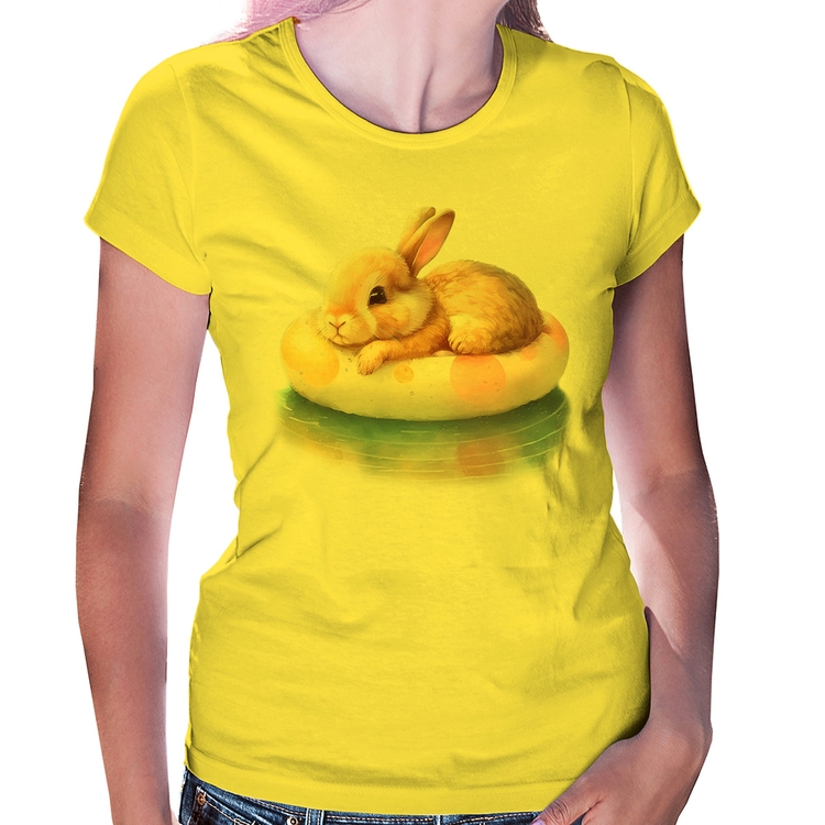 Baby Look Coelhinho Relaxando Na Piscina  - Amarela