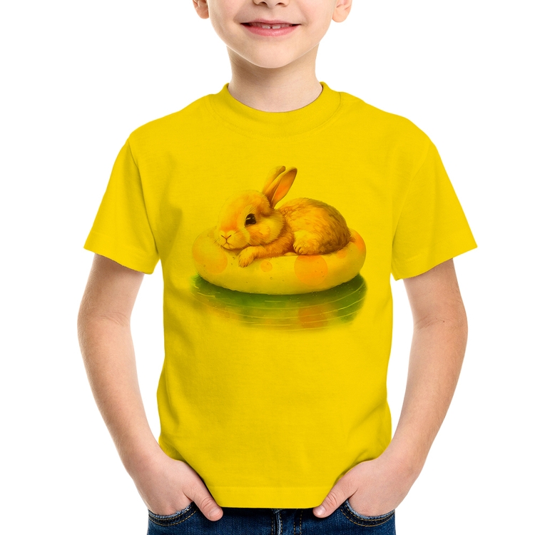 Camiseta Infantil Coelhinho Relaxando Na Piscina  - Amarela
