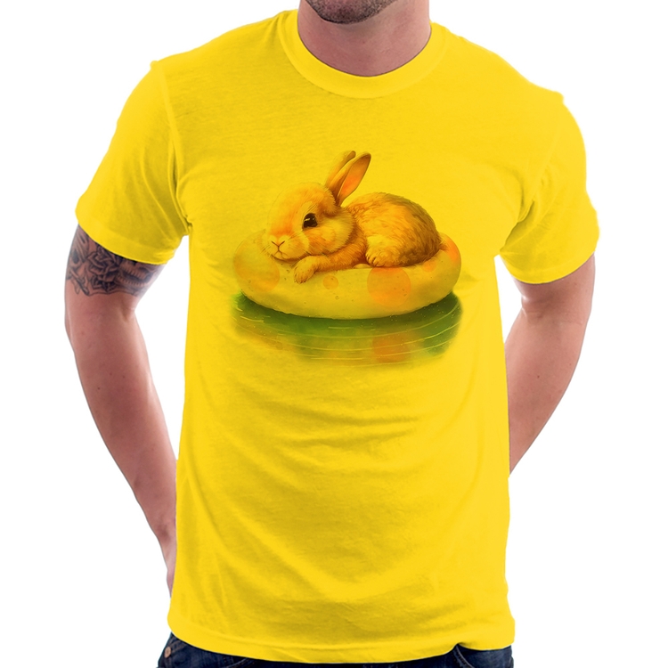 Camiseta Coelhinho Relaxando Na Piscina  - Amarela