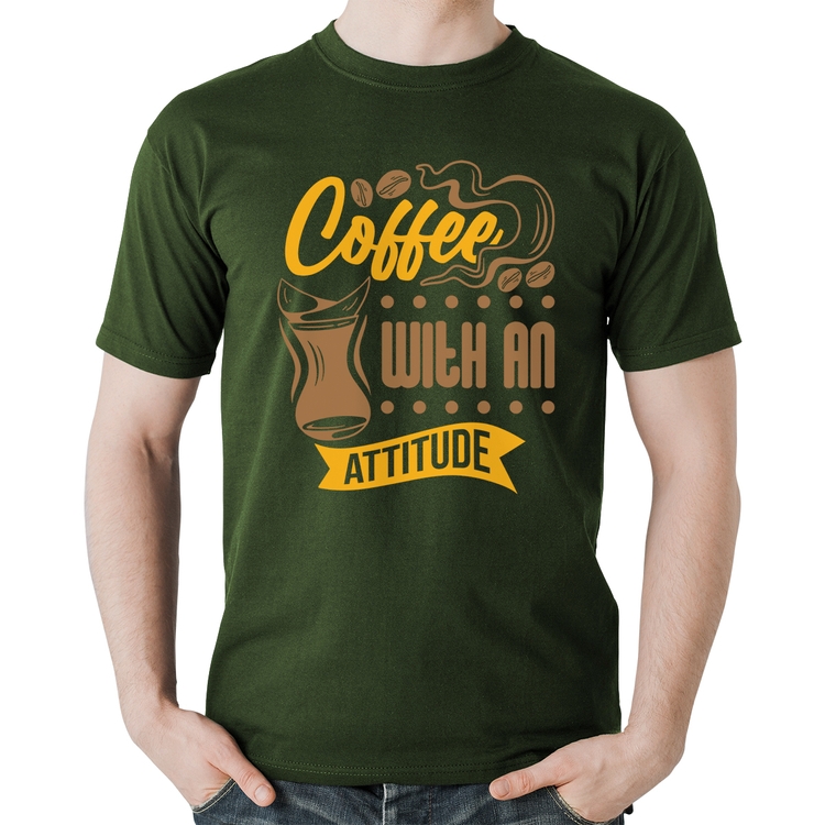 Camiseta Algodão Coffee With An Attitude - Musgo