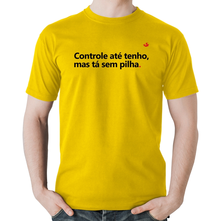Camiseta Algodão Controle até tenho, mas tá sem pilha - Amarela