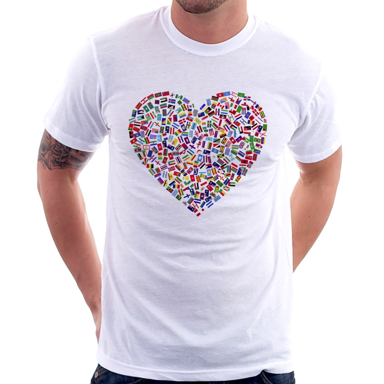 Camiseta Coração Bandeiras