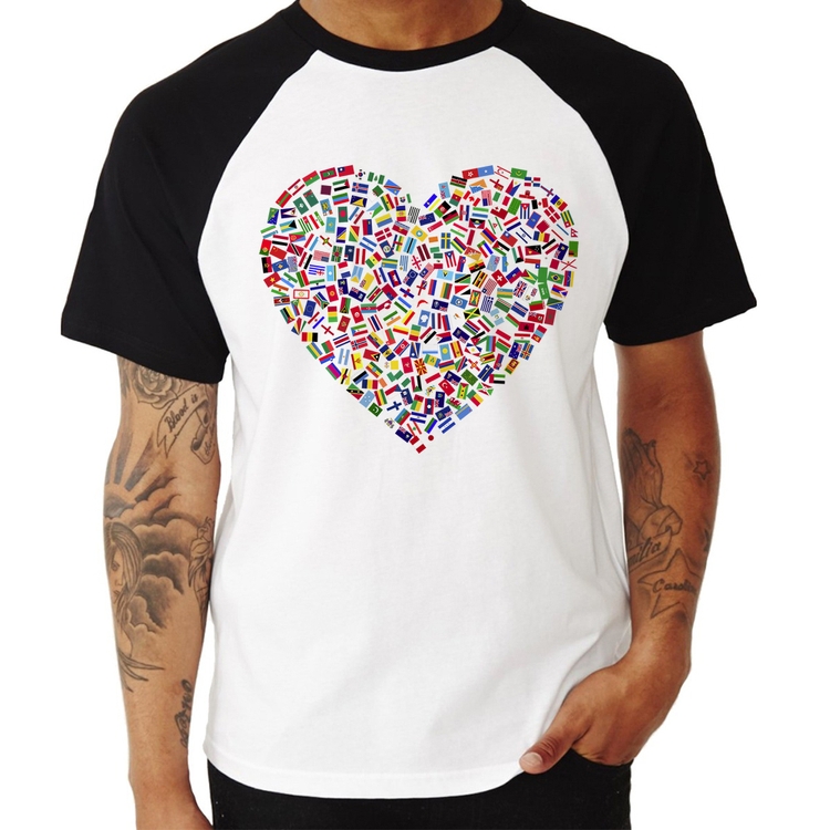 Camiseta Raglan Coração Bandeiras