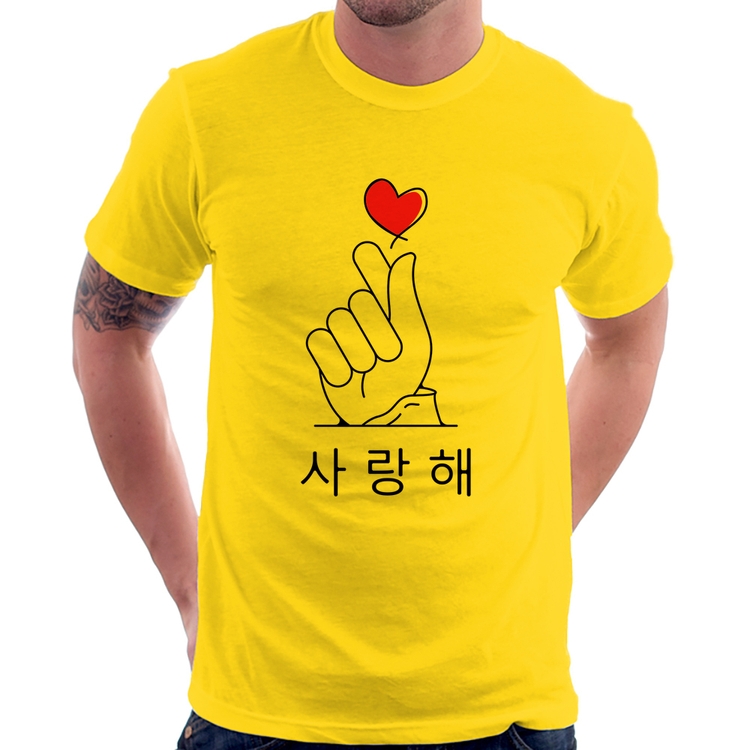 Camiseta Coração coreano (te amo) - Amarela