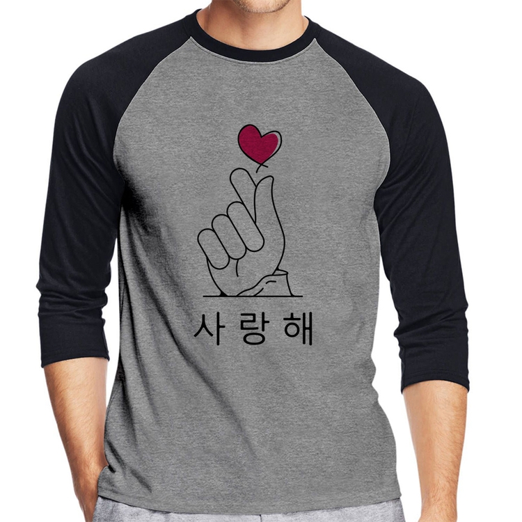 Camiseta Raglan Coração coreano (te amo) Manga 3/4 - Cinza/Preto