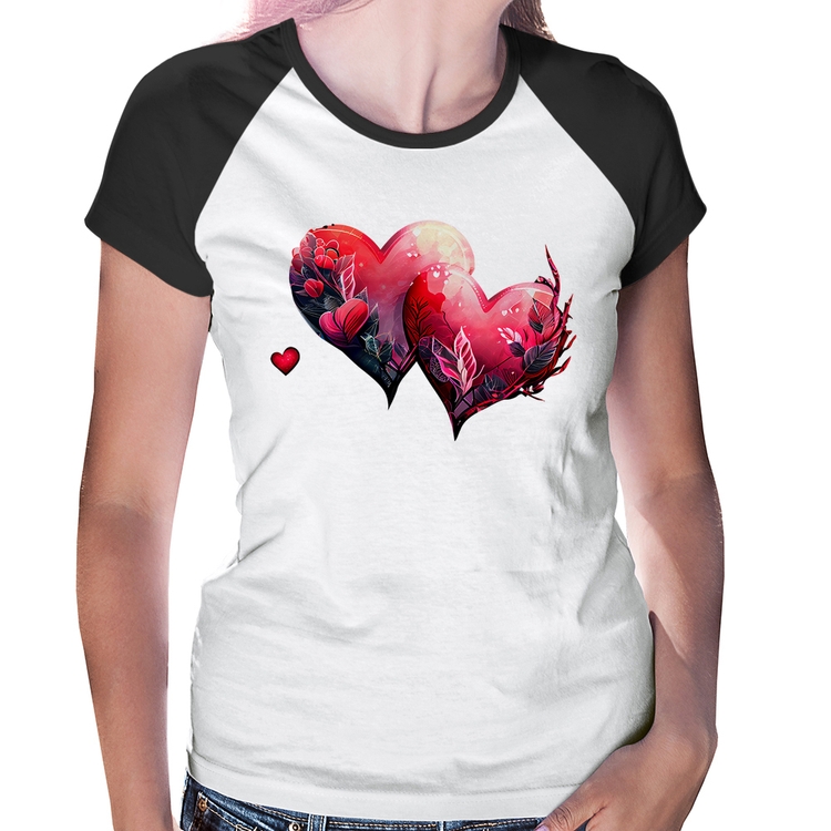 Baby Look Raglan Corações Flores