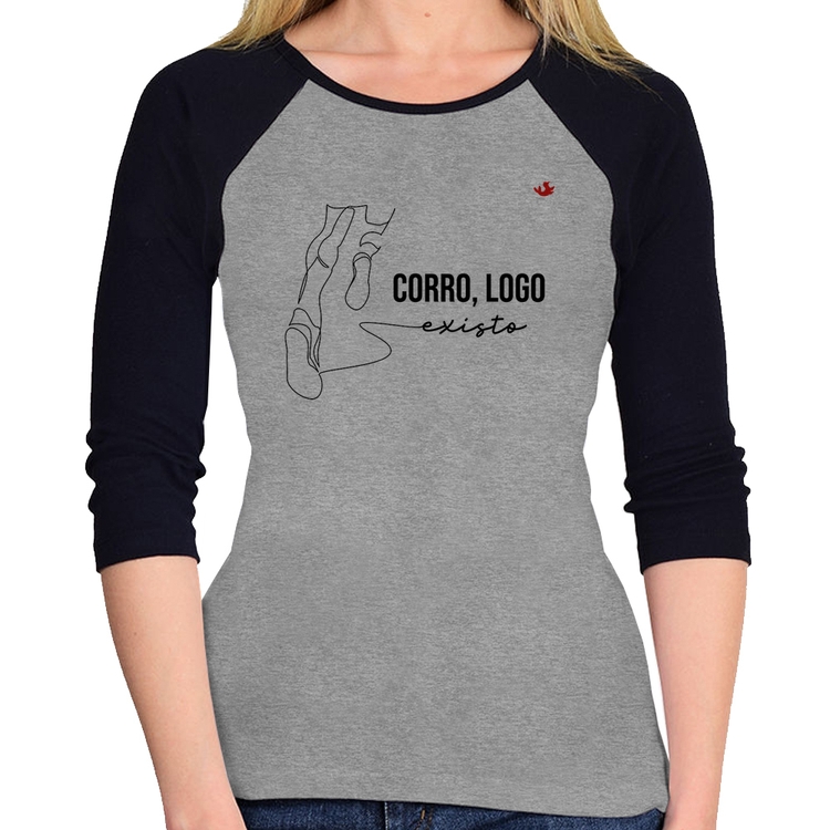 Baby Look Raglan Corro, logo existo Manga 3/4 - Cinza/Preto