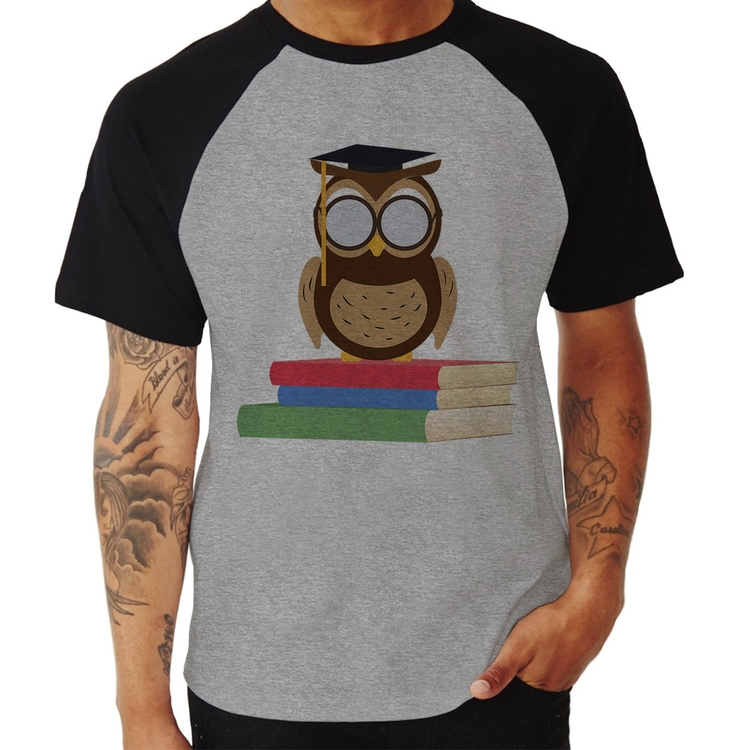 Camiseta Raglan Coruja Estudante - Cinza/Preto