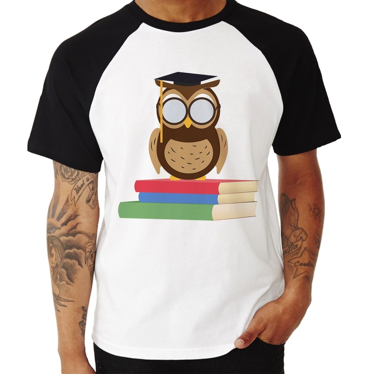 Camiseta Raglan Coruja Estudante