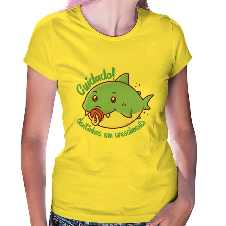 Baby Look Cuidado! Dentinhos em crescimento (Azul) - Amarela