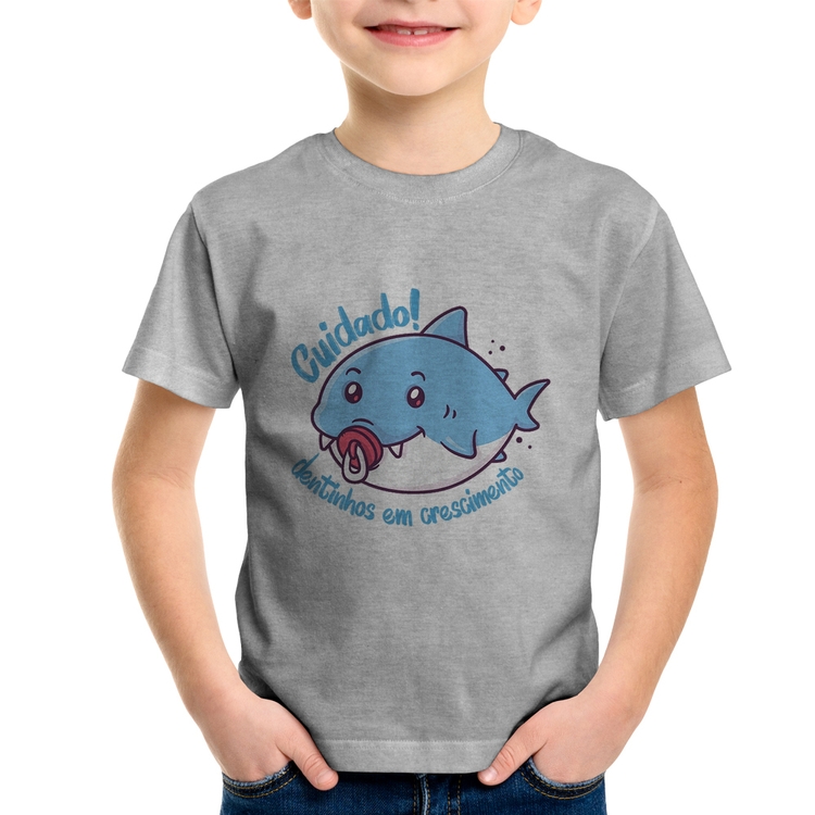 Camiseta Infantil Cuidado! Dentinhos em crescimento (Azul) - Cinza