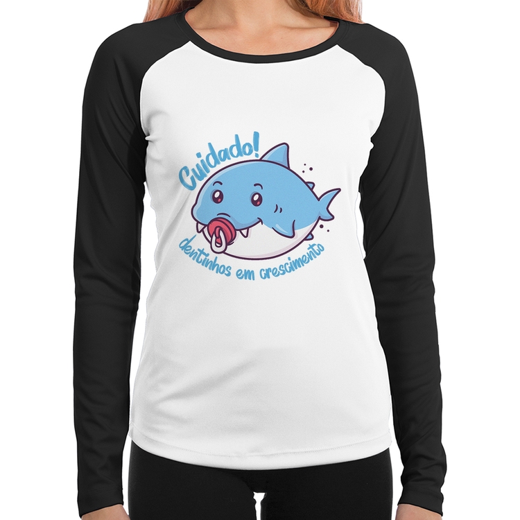 Baby Look Raglan Cuidado! Dentinhos em crescimento (Azul) Manga Longa