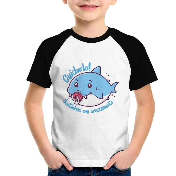 Camiseta Raglan Infantil Cuidado! Dentinhos em crescimento (Azul)