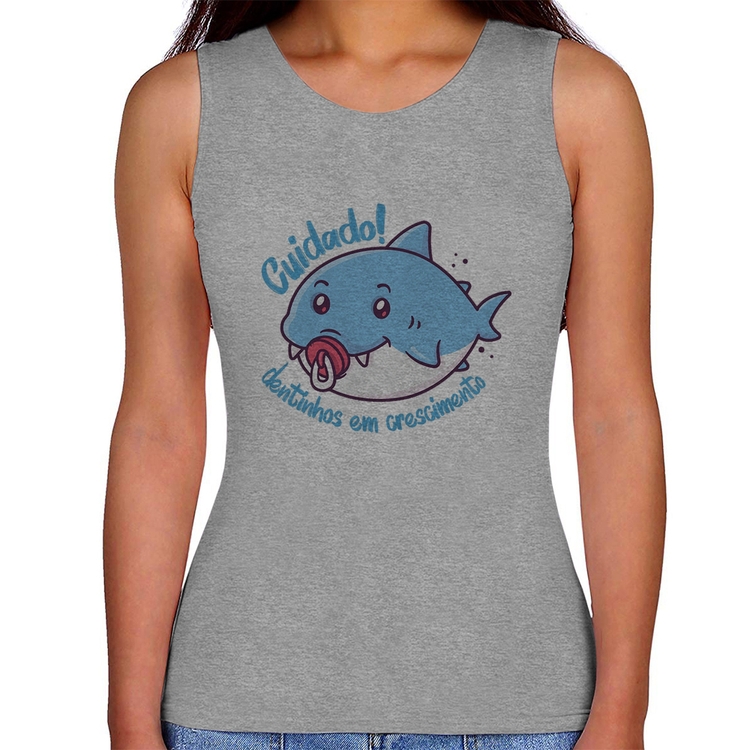 Regata Feminina Cuidado! Dentinhos em crescimento (Azul) - Cinza
