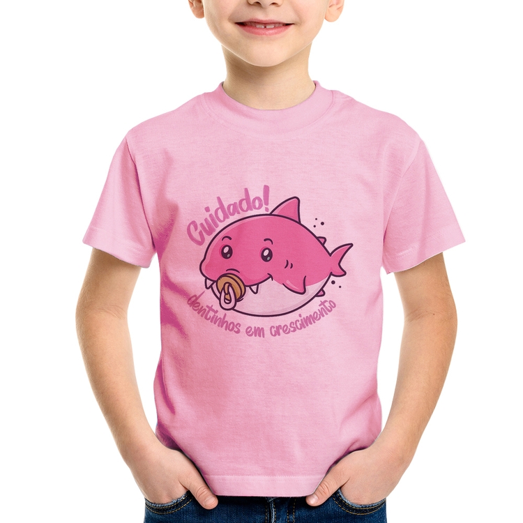Camiseta Infantil Cuidado! Dentinhos em crescimento (Rosa) - Rosa Bebê