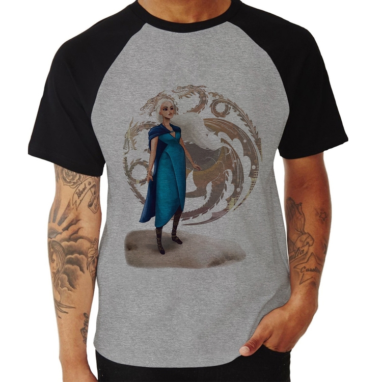 Camiseta Raglan Daenerys Targaryen Art - Cinza/Preto