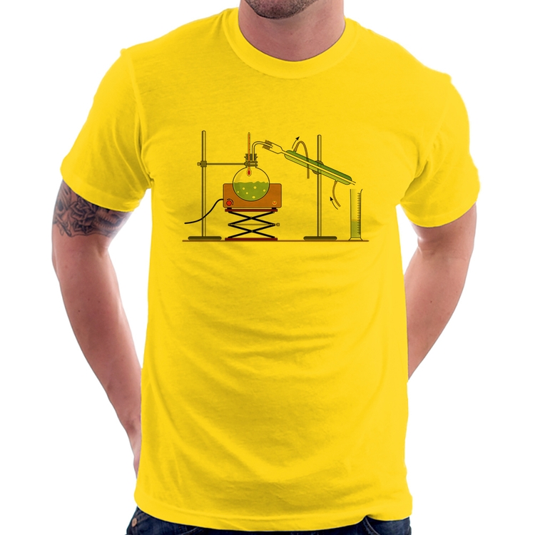 Camiseta Destilação Química - Amarela