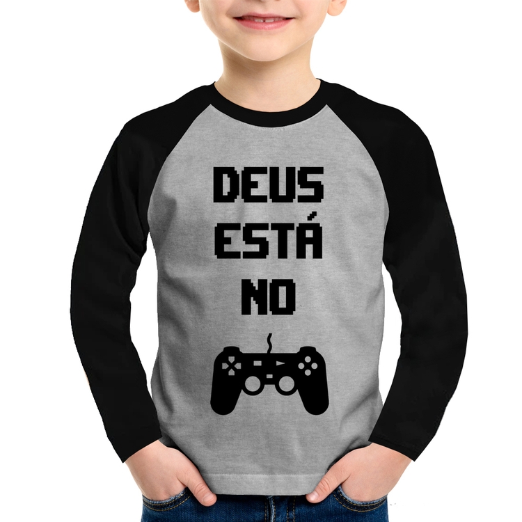 Camiseta Raglan Infantil Deus está no controle Manga Longa - Cinza/Preto